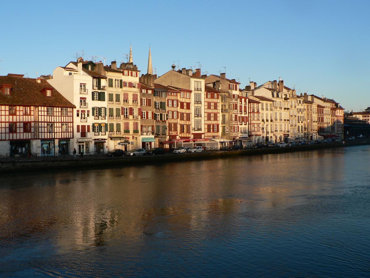 B&B Hotel Bayonne Buitenkant foto